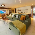 Luxury Condo With Private Pool