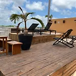 Cute And Cozy Room With Rooftop Pool
