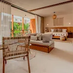 Muunek By Land Boutique