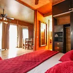 Alicat Villas