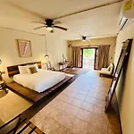 Mia Tulum Resort