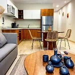 Stylish 1Br Home With Pool Gym Reception Pet Friendly