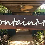 Containme Eco Chic Hotel
