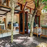Beachfront Luxury Villa- 2 Bedrooms