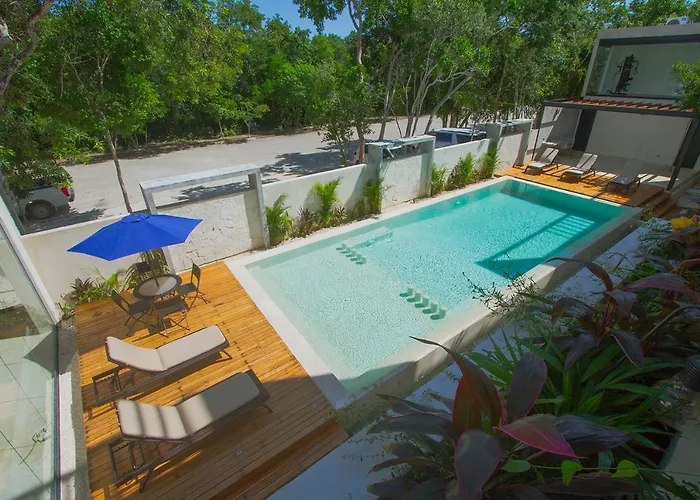 *Luxurious Apartment With Private Patio*