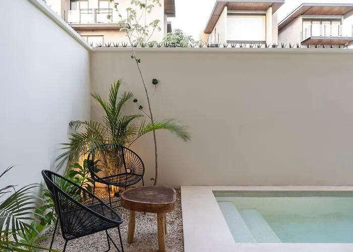 Private Pool & Terrace - Sleeps 4 Near The Beach - B104