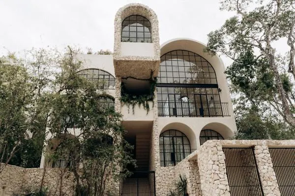 Casa Zebrina Designer Apartment