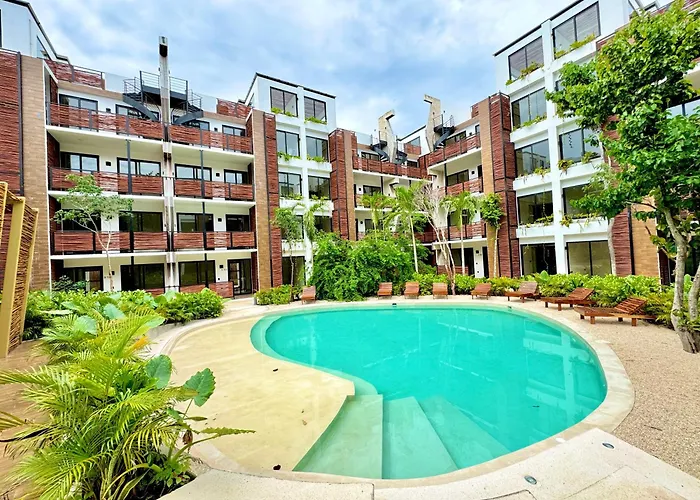 Chic 2Br Condo, Private Jacuzzi And 2 Free Bikes