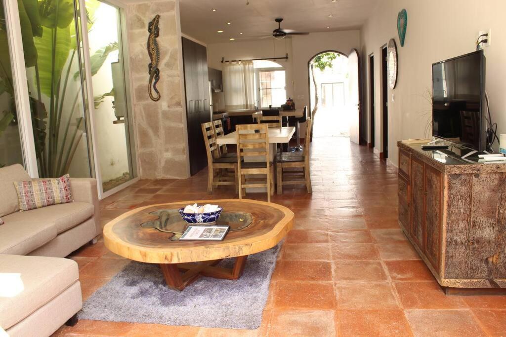 Villa Mexican Villa,Private Pool, Palapa, High Internet Speed *