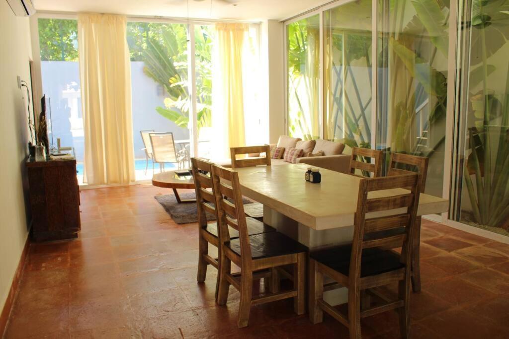 Villa Mexican Villa,Private Pool, Palapa, High Internet Speed *