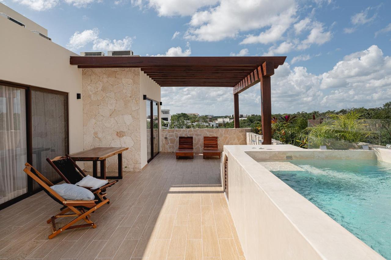 And Penthouse Blue Luxury Kukulkan *