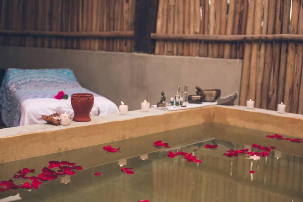 Maracuyá: With 3 Jacuzzi, Private Pool, Chef&spa Villa Tulum