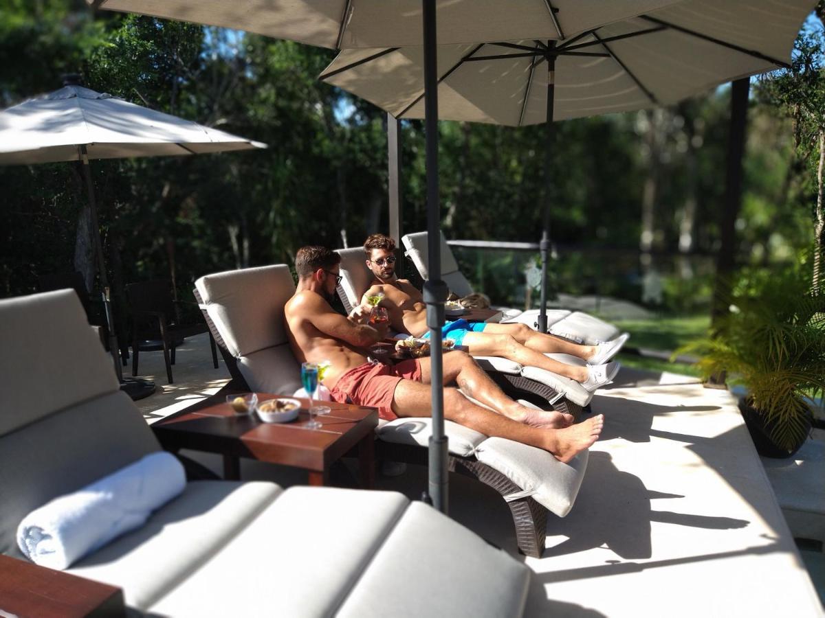 Bed and breakfast Xaha Suites&golf
