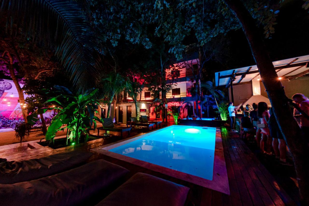 Che & Bar Adults Only Hostal