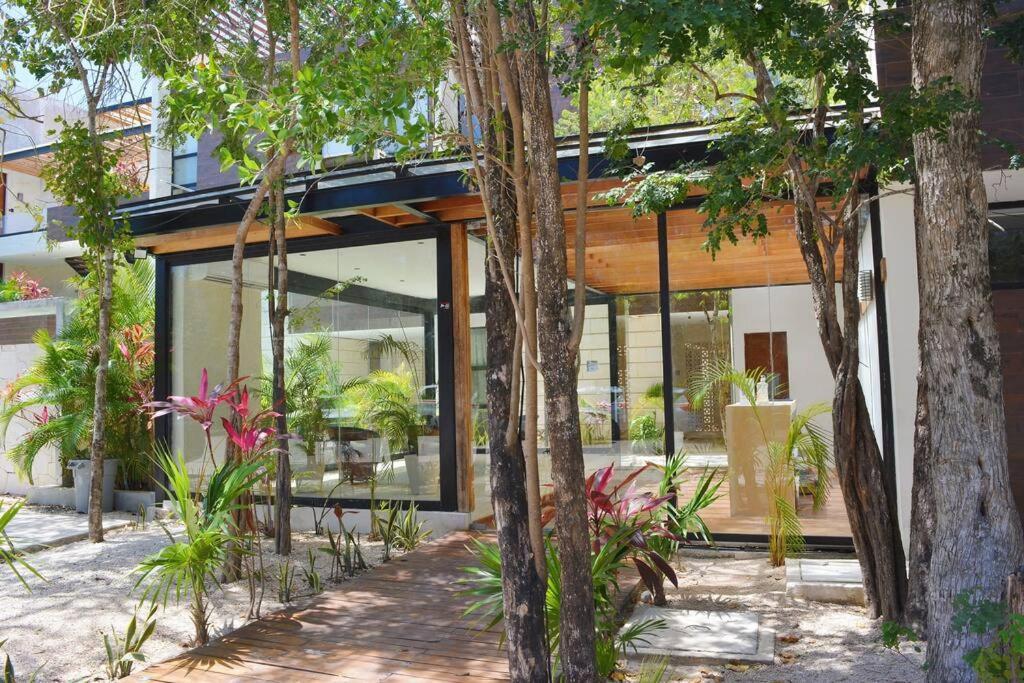 Exclusive, Spacious, Comfy 3 Bedroom Ph With Pool! Apartamento