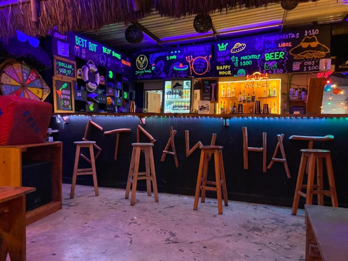 Hostal Straw & Rooftop Bar *