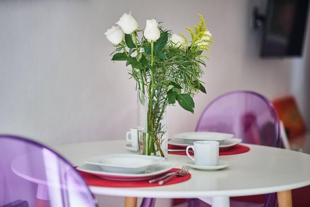 Roxie's Charming Art House, Great Location Apartamento