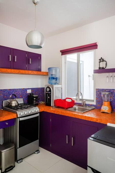 Roxie's Charming Art House, Great Location Apartamento *