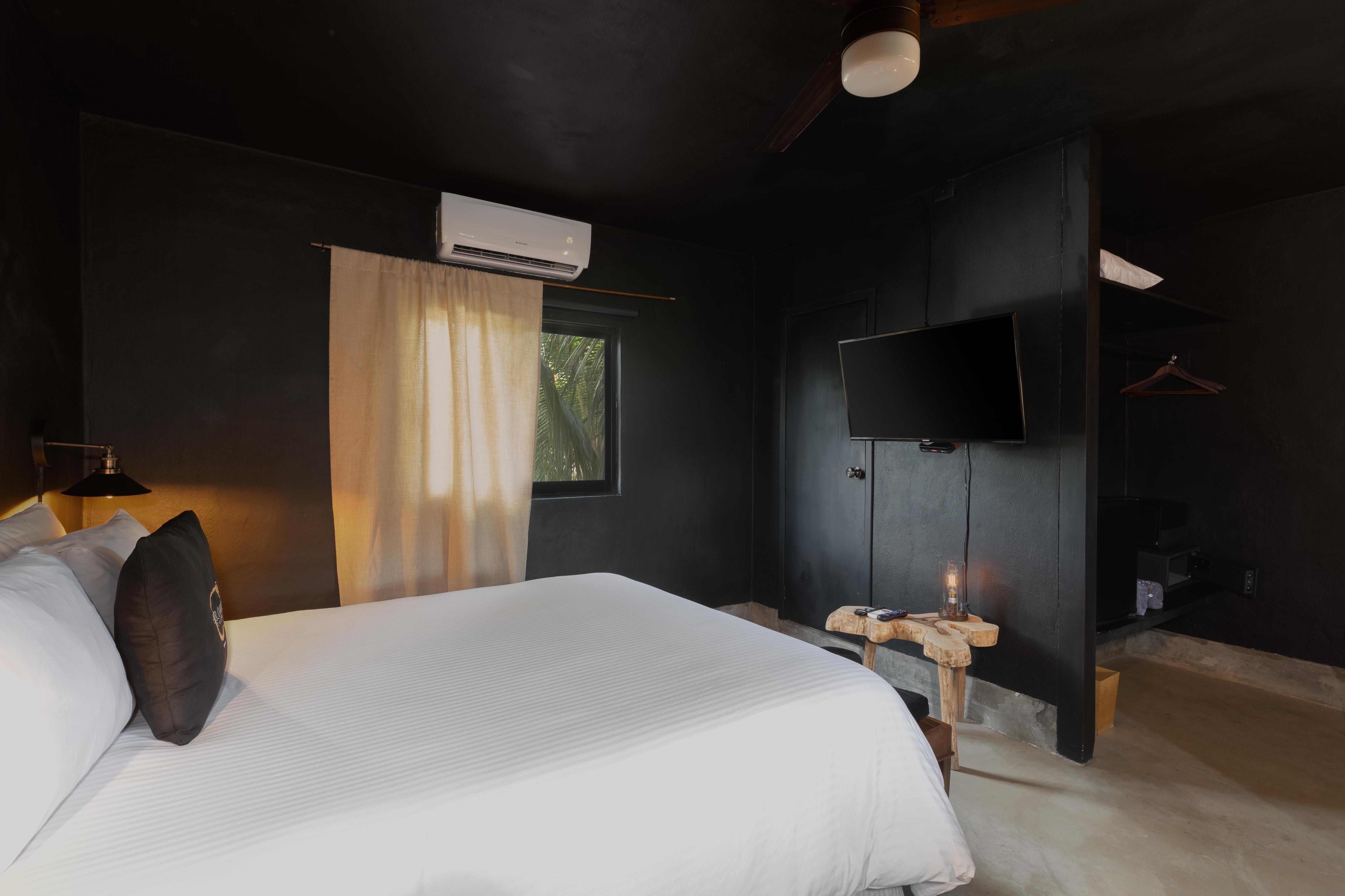 Aroma & Club Hotel