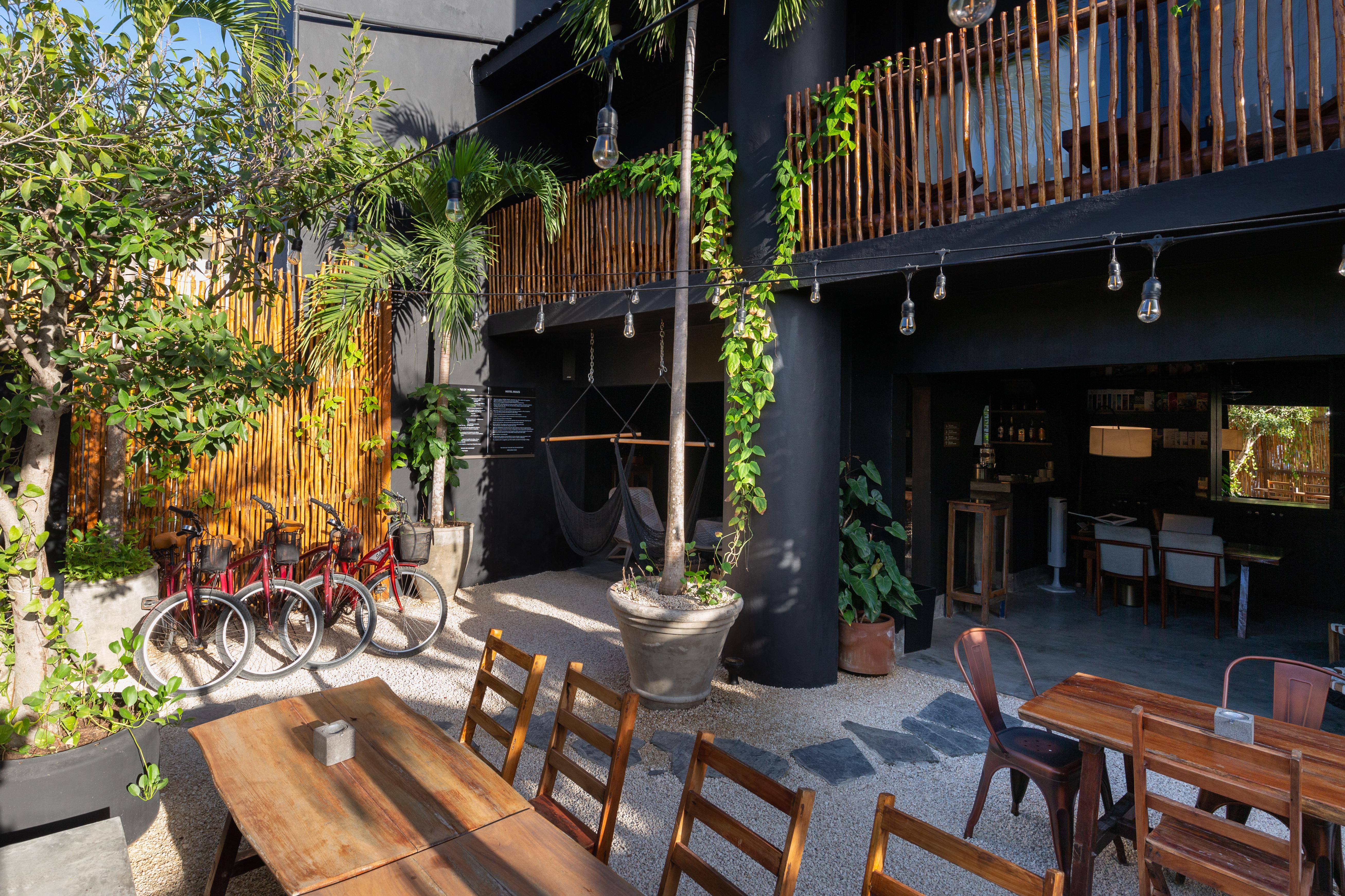 Hotel Aroma & Club 4*