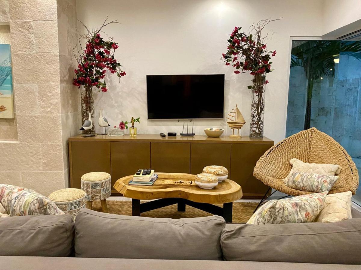 Luxury Private , Private Pool, Private Garden, Jacuzzi, 24hours Security Villa