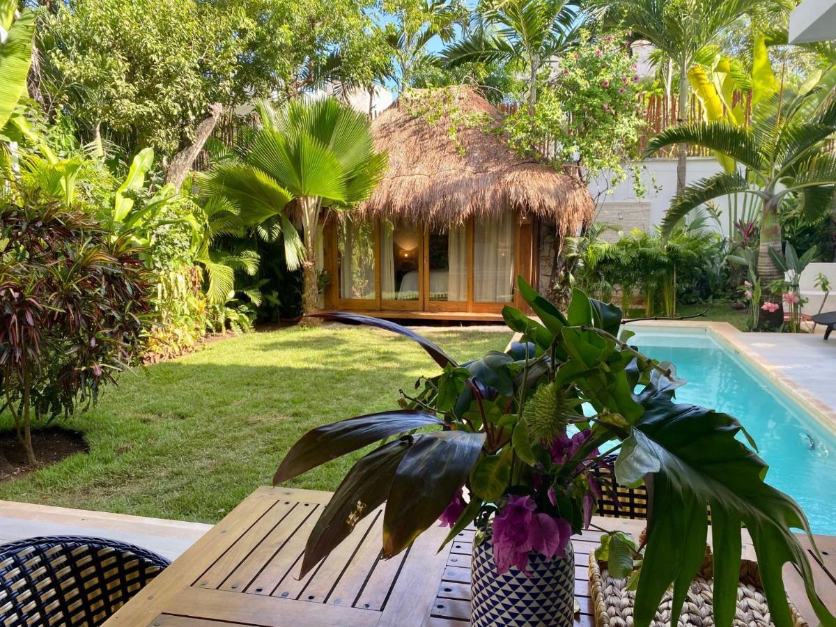 Luxury Private , Private Pool, Private Garden, Jacuzzi, 24hours Security Villa