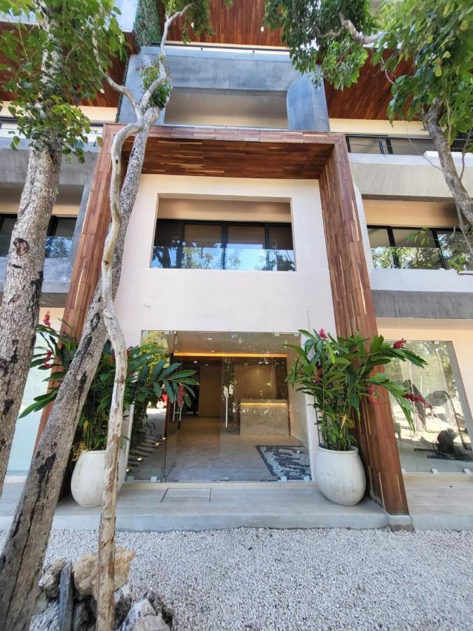 Queen Bed Suite, Infinity Pool & Fast Wifi, Nespresso & Netflix *