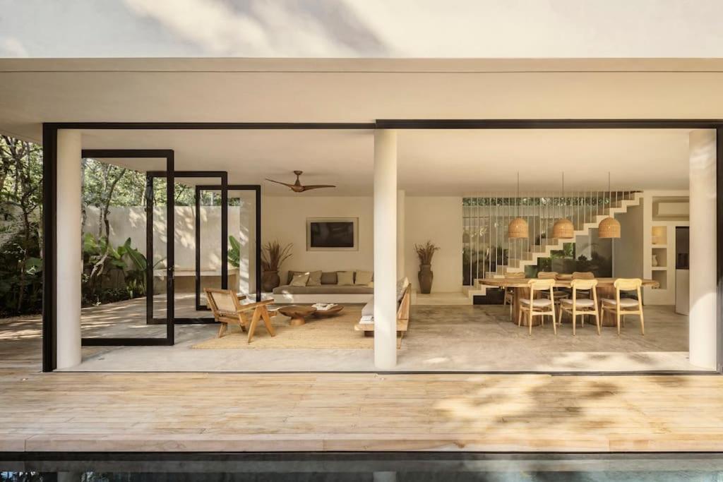 Villa Casa Areca, Awarded Architectural Located In A Secured Gated Community, With Concierge Services