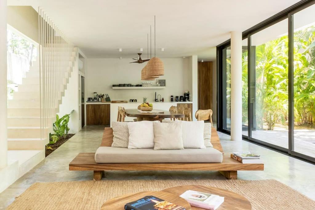 Casa Areca, Awarded Architectural Located In A Secured Gated Community, With Concierge Services Villa