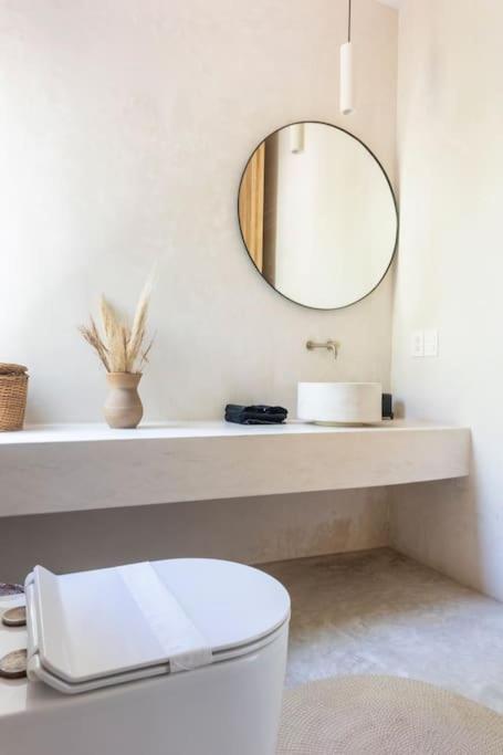 Casa Areca, Awarded Architectural Located In A Secured Gated Community, With Concierge Services