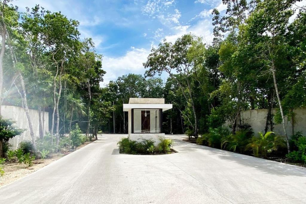 Casa Areca, Awarded Architectural Located In A Secured Gated Community, With Concierge Services Villa