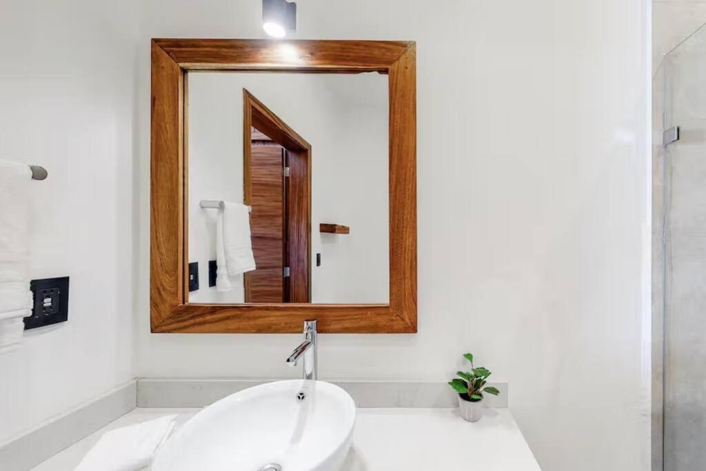 Apartamento Spacious Condo, Beautiful Pool, Wi-fi - Casa Kaanal 104 *
