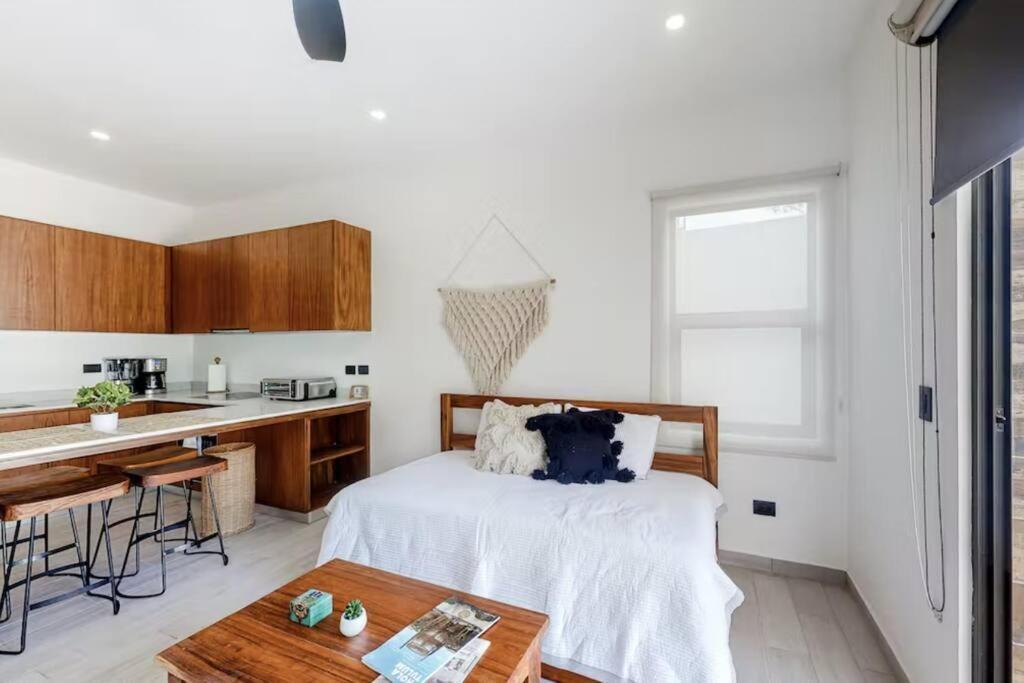 Apartamento Spacious Condo, Beautiful Pool, Wi-fi - Casa Kaanal 104