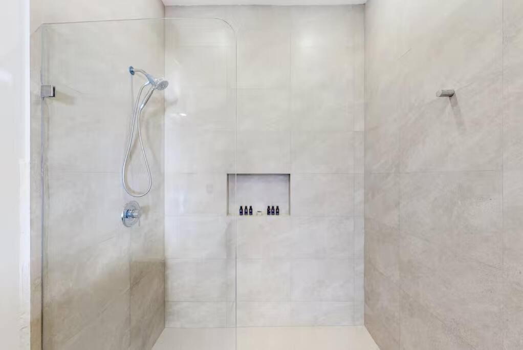 Spacious Condo, Beautiful Pool, Wi-fi - Casa Kaanal 104 Apartamento *