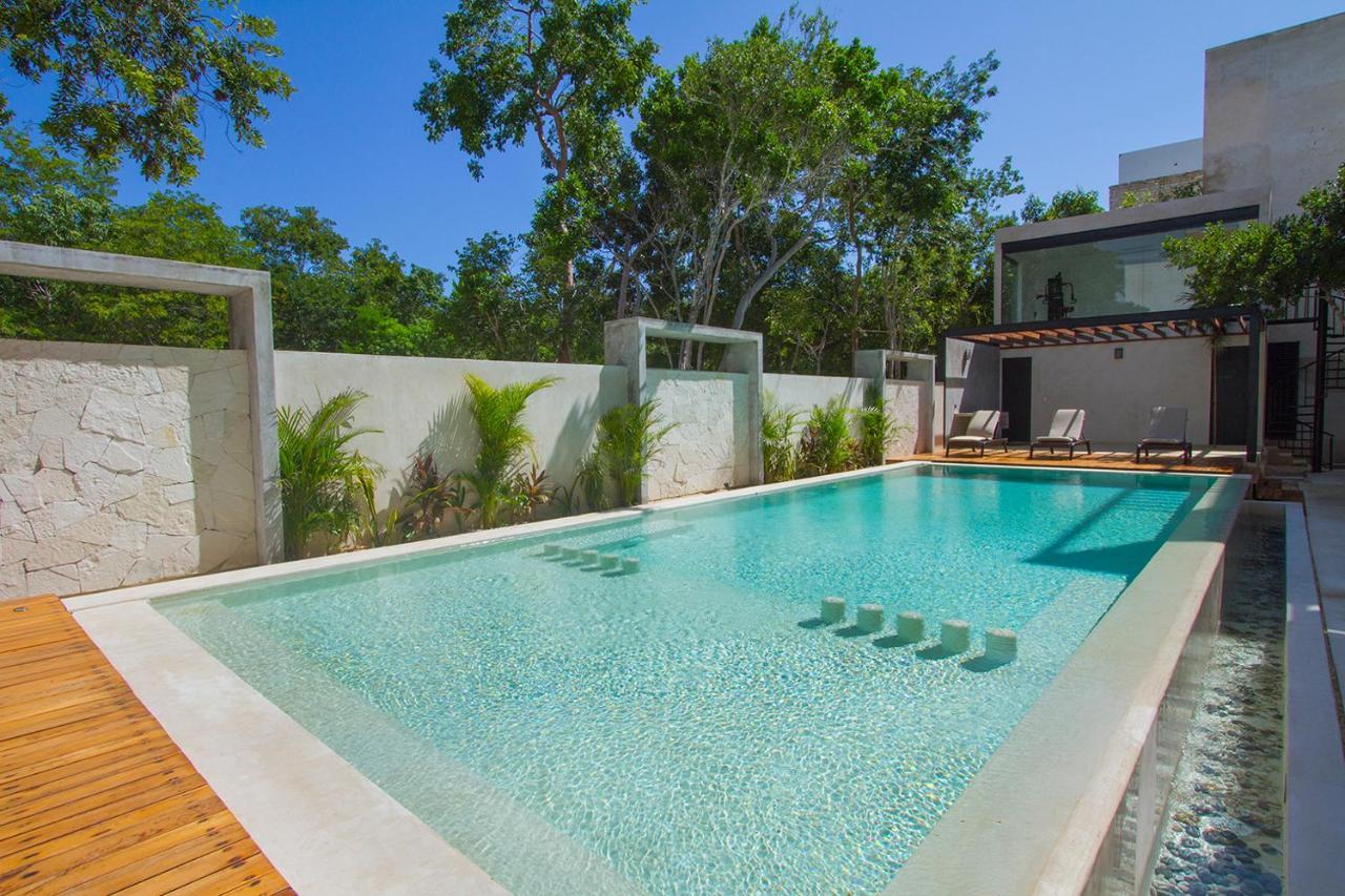 *luxurious With Private Patio* *