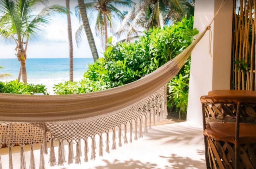 Hotel Beachfront In Beach