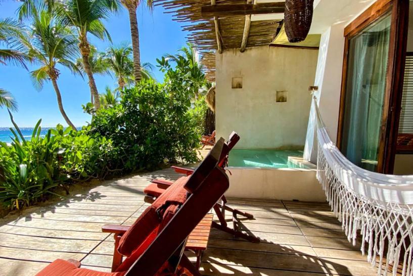 Hotel Beachfront In Beach Tulum