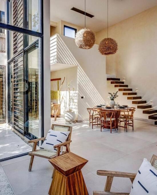 Villa Luxury 3 Bed & Bath Eco-chic - Private Pool *