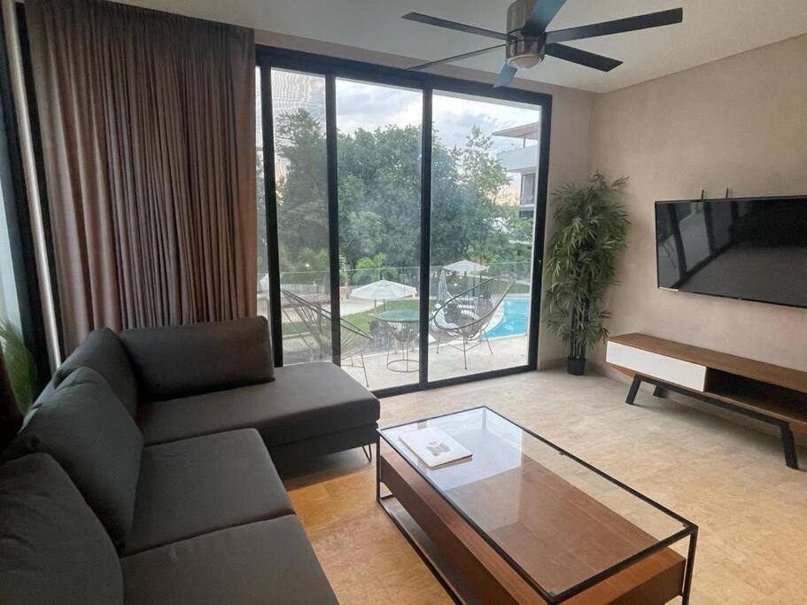 Free Shuttle To This Great And Condo! Tulum
