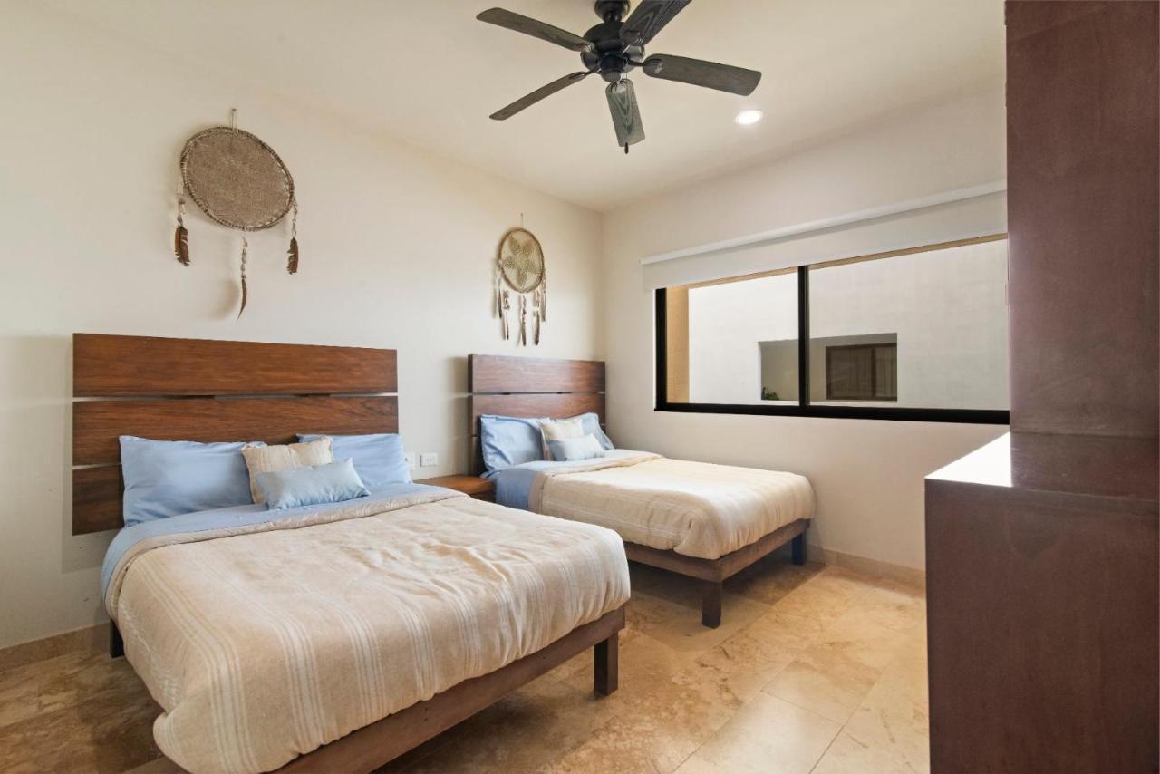 Tropical Elegance: Luxurious With Pool View Apartamento