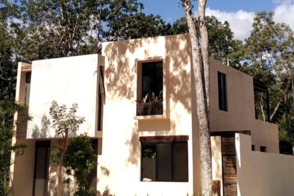 Сasa de vacaciones Surenna Bella - 3 Bedroom With Pool