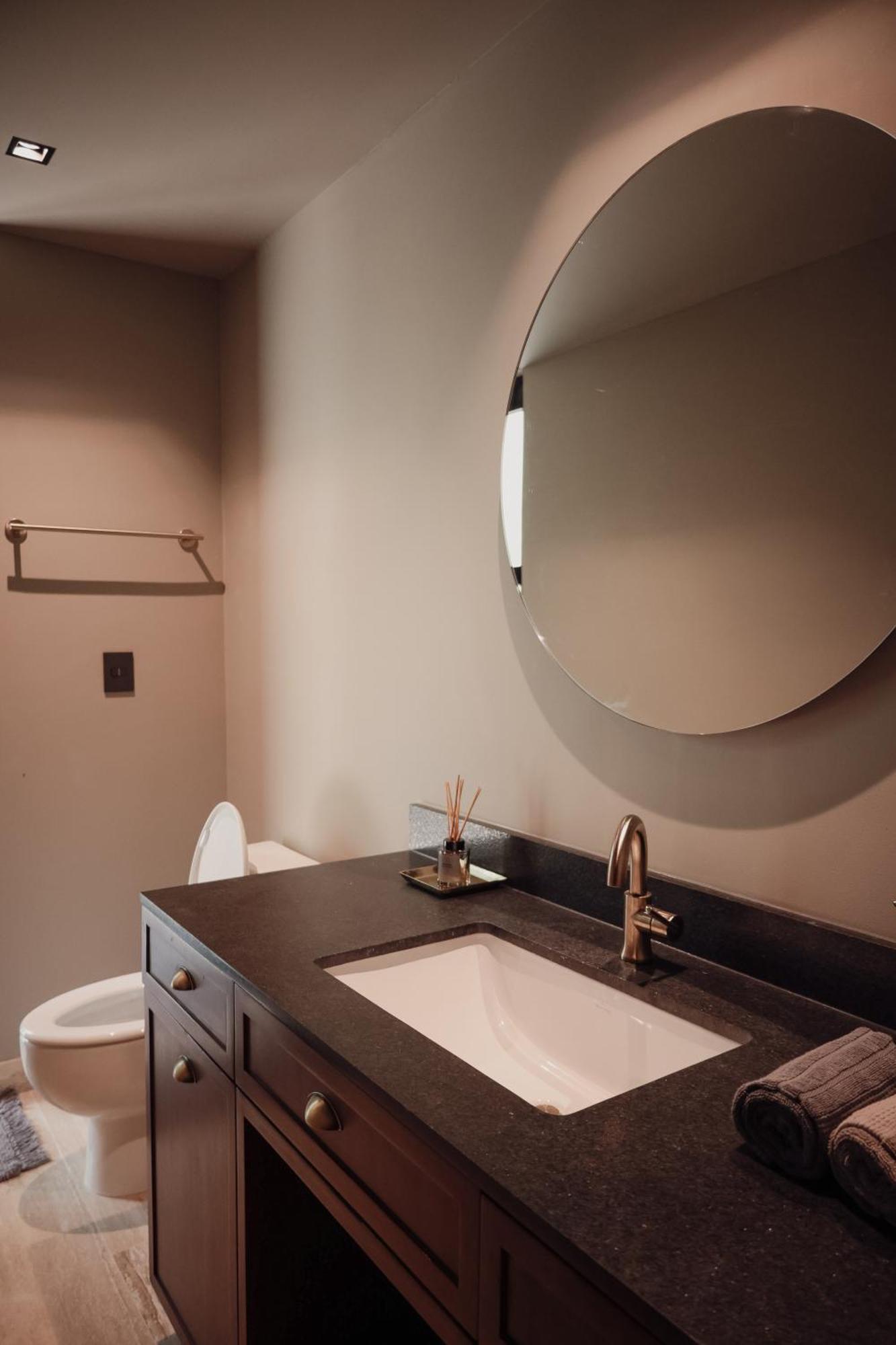 Apartamento Art House Gym-pool-rest