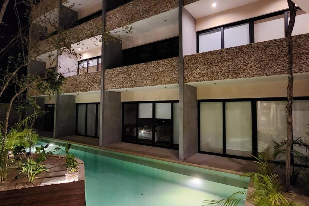 Amplio Departamento Con Balcon Y Cocina