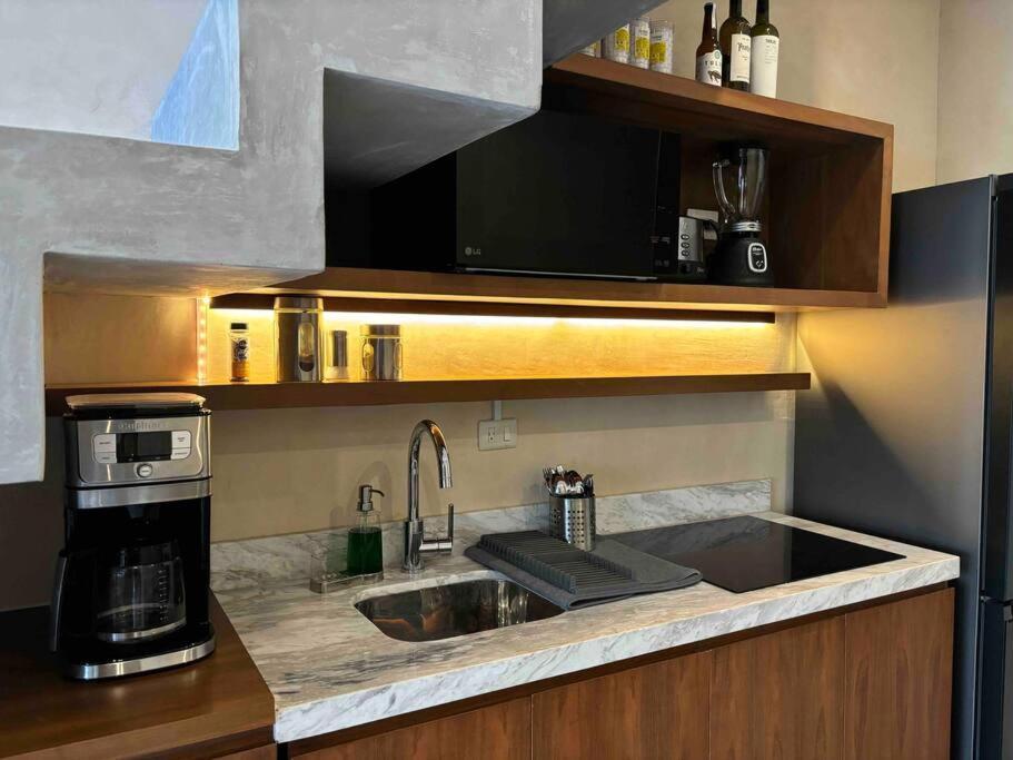 Amplio Departamento Con Balcon Y Cocina Apartamento *