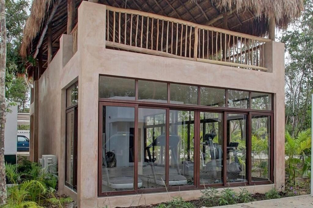 Encanto Private Balcony 2 Pools Gym Only 5 Minutes To Beaches Apartment