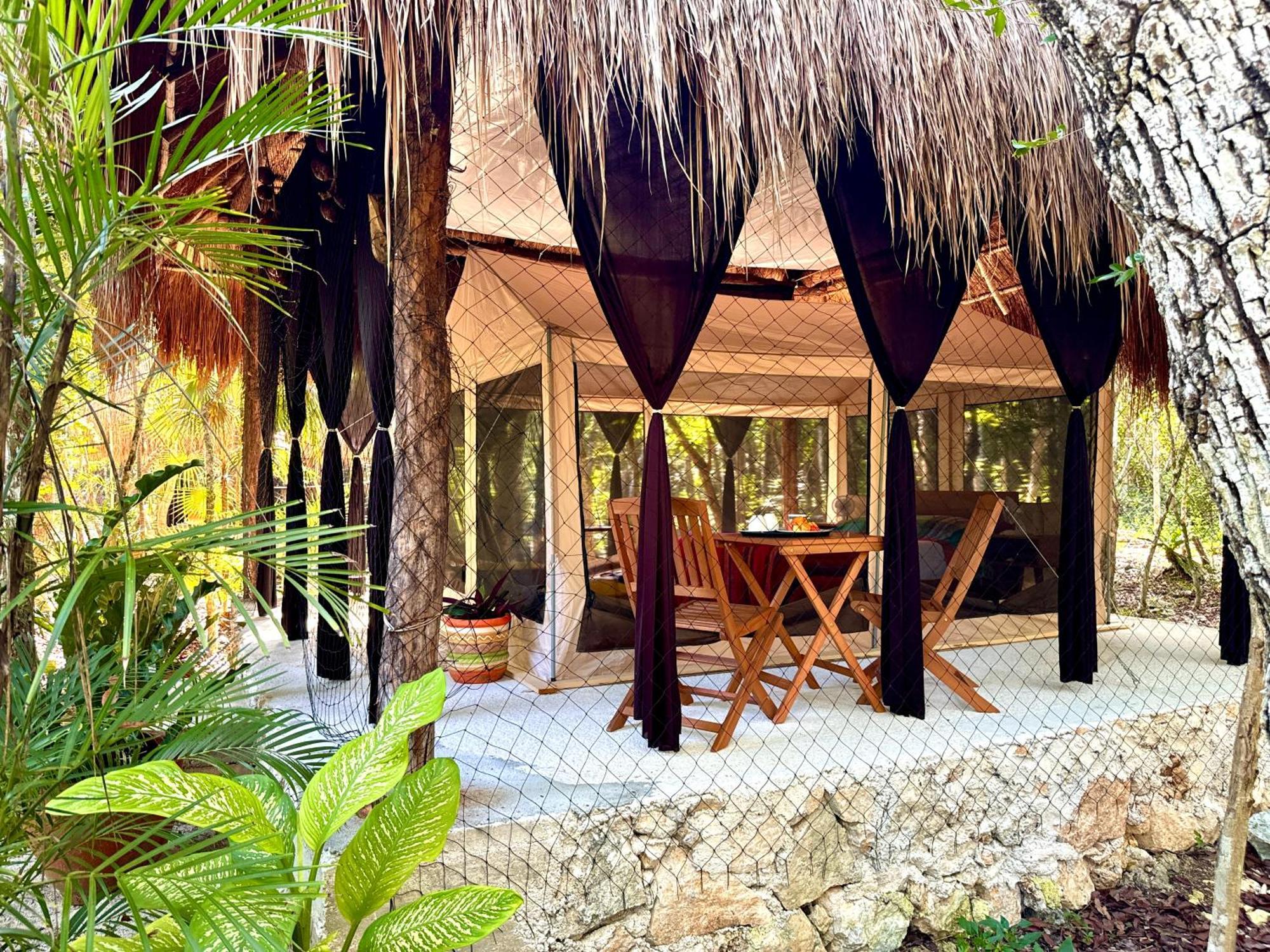 Camping Glamping Bunga Lotus Tulum