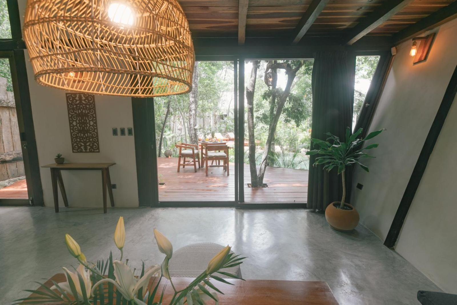 Nahouse Jungle Lodge