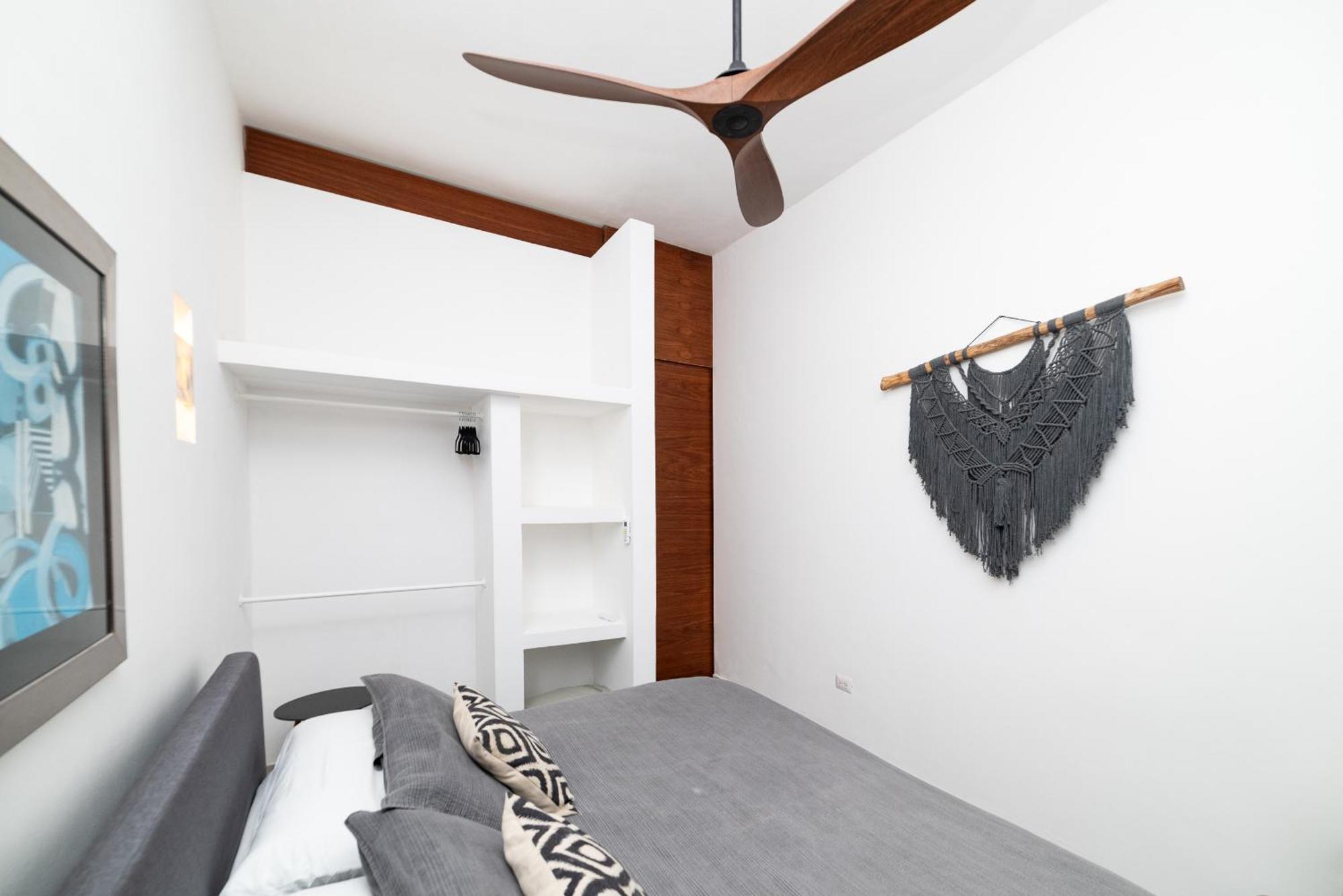 Relaxing 2 Bedroom Apartement In The Center Of With Private Pool And Terrace *