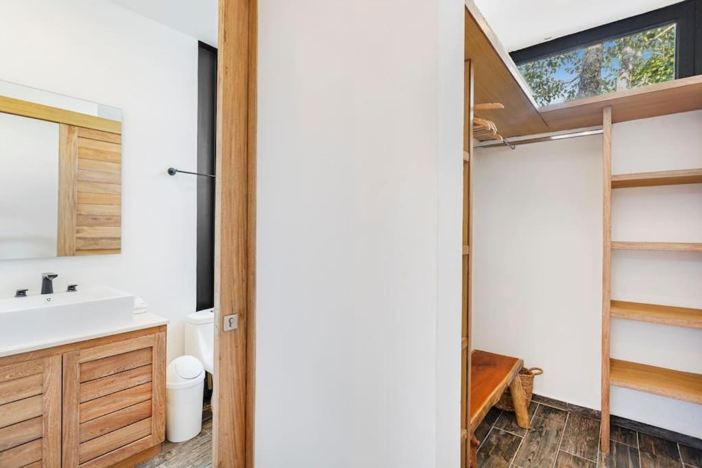 Stunning 4br - Rooftop Pool, 5 Mins To Villa Tulum