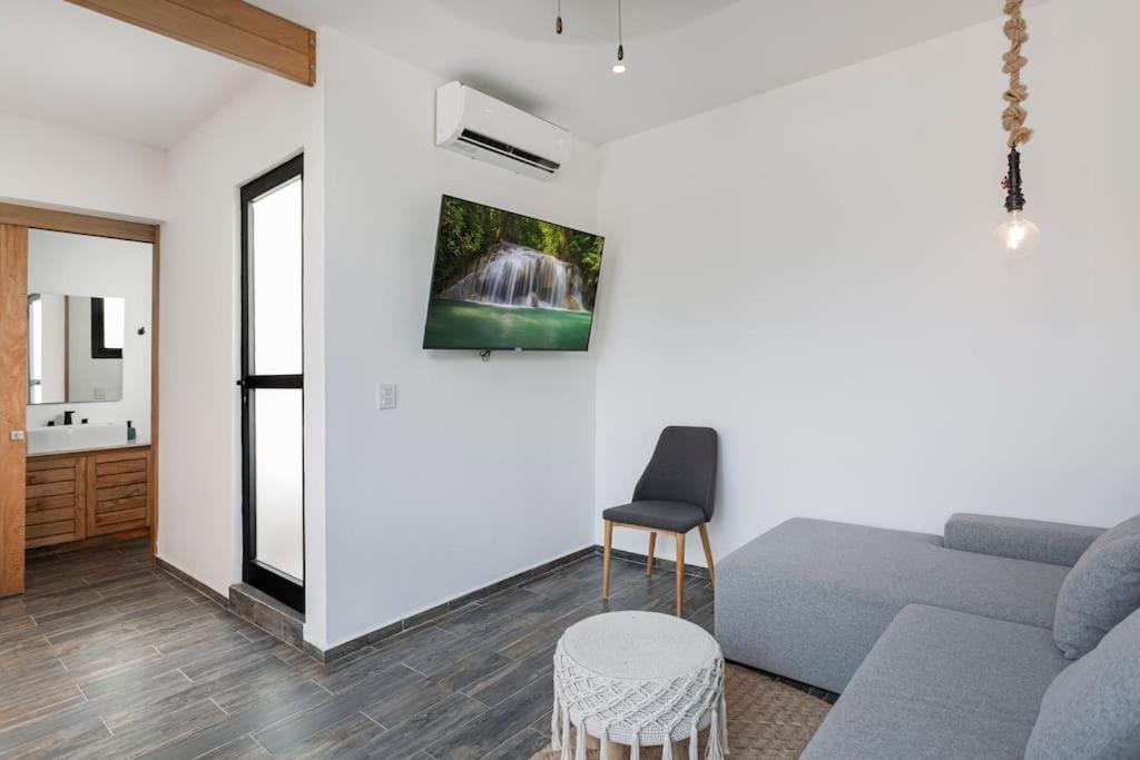 Stunning 4br - Rooftop Pool, 5 Mins To